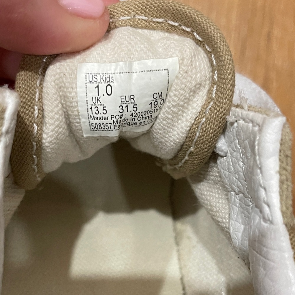 Vans Little Kids Old Skool Sneaker, Beige and White. (Worn only once!) - Picture 4 of 7